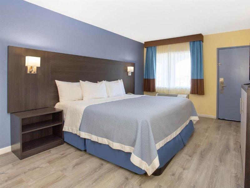 Days Inn By Wyndham Airport - פיניקס מראה חיצוני תמונה