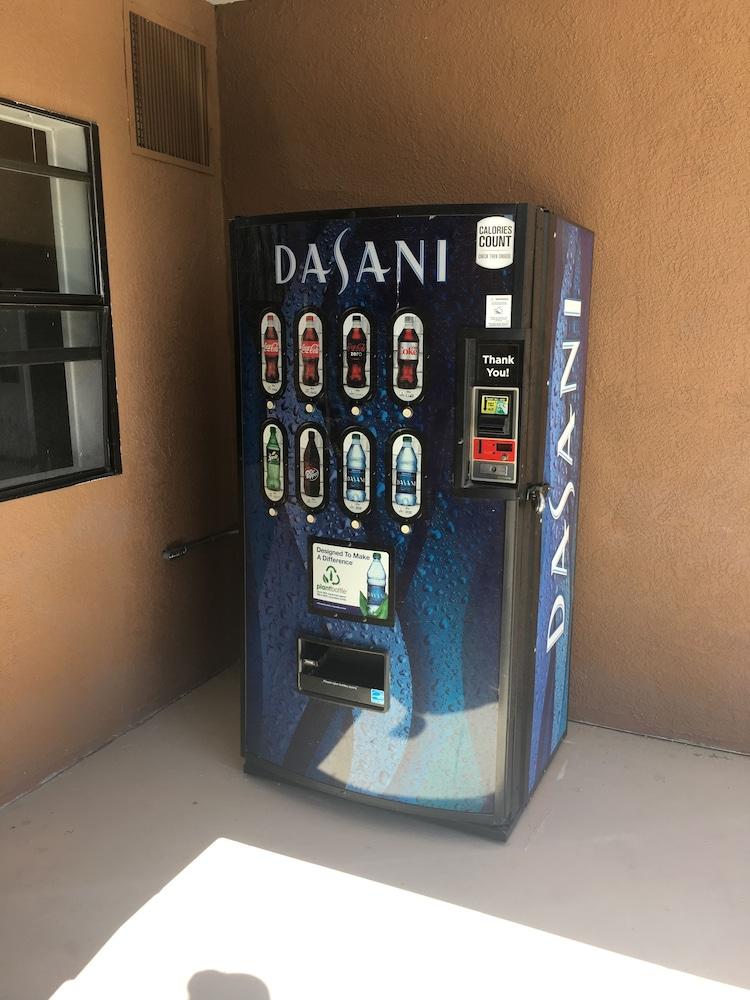 Days Inn By Wyndham Airport - פיניקס מראה חיצוני תמונה
