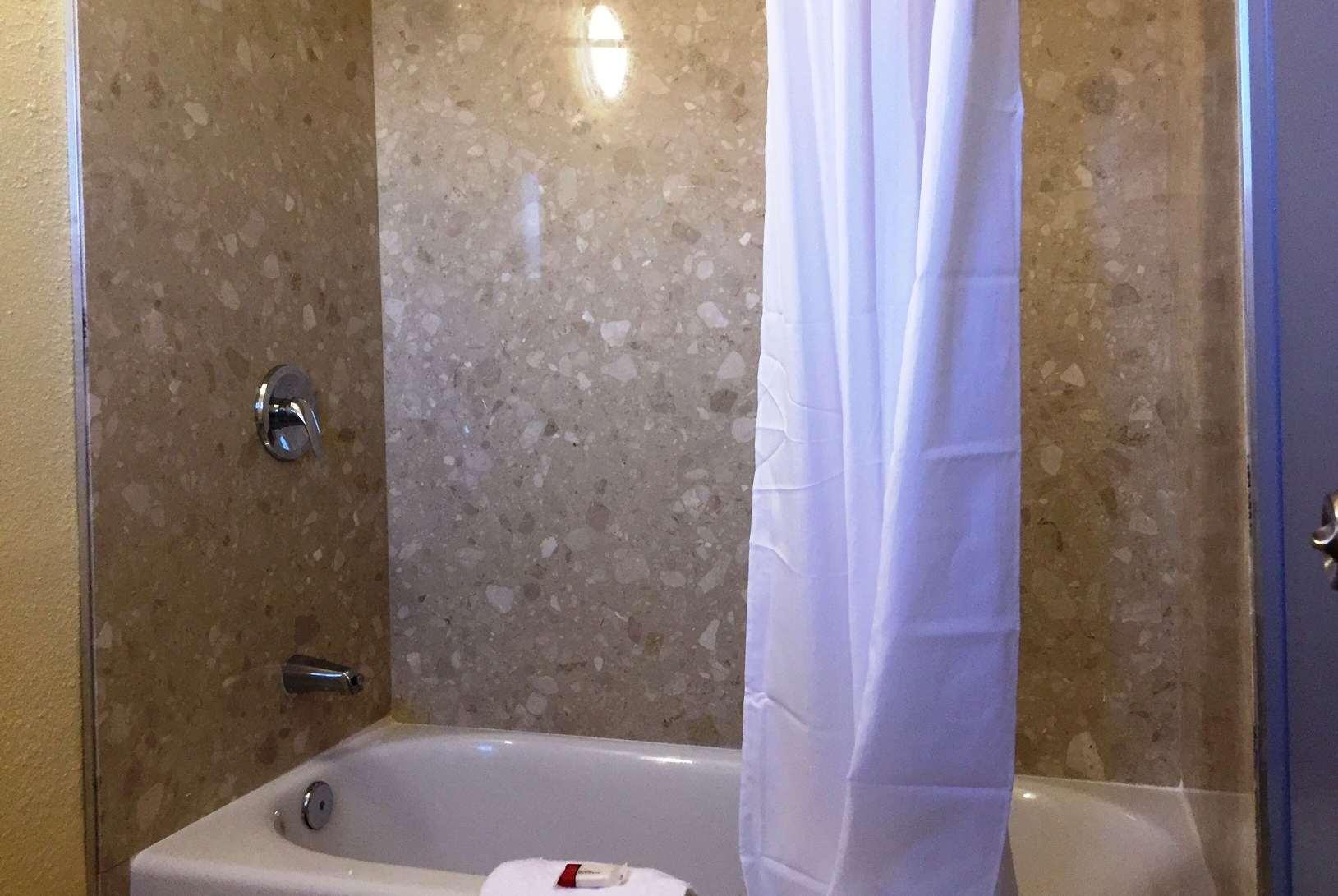 Days Inn By Wyndham Airport - פיניקס מראה חיצוני תמונה