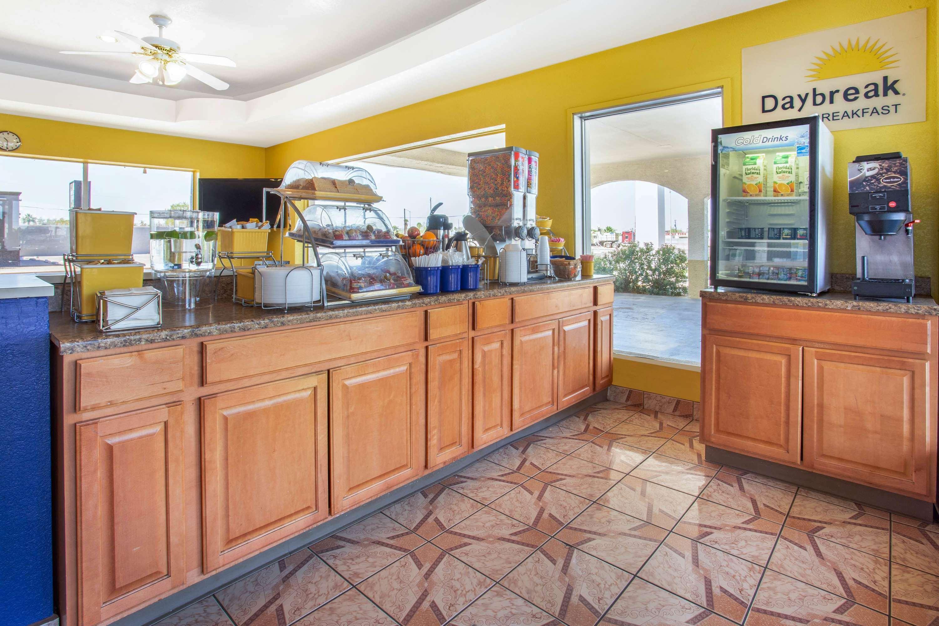Days Inn By Wyndham Airport - פיניקס מראה חיצוני תמונה