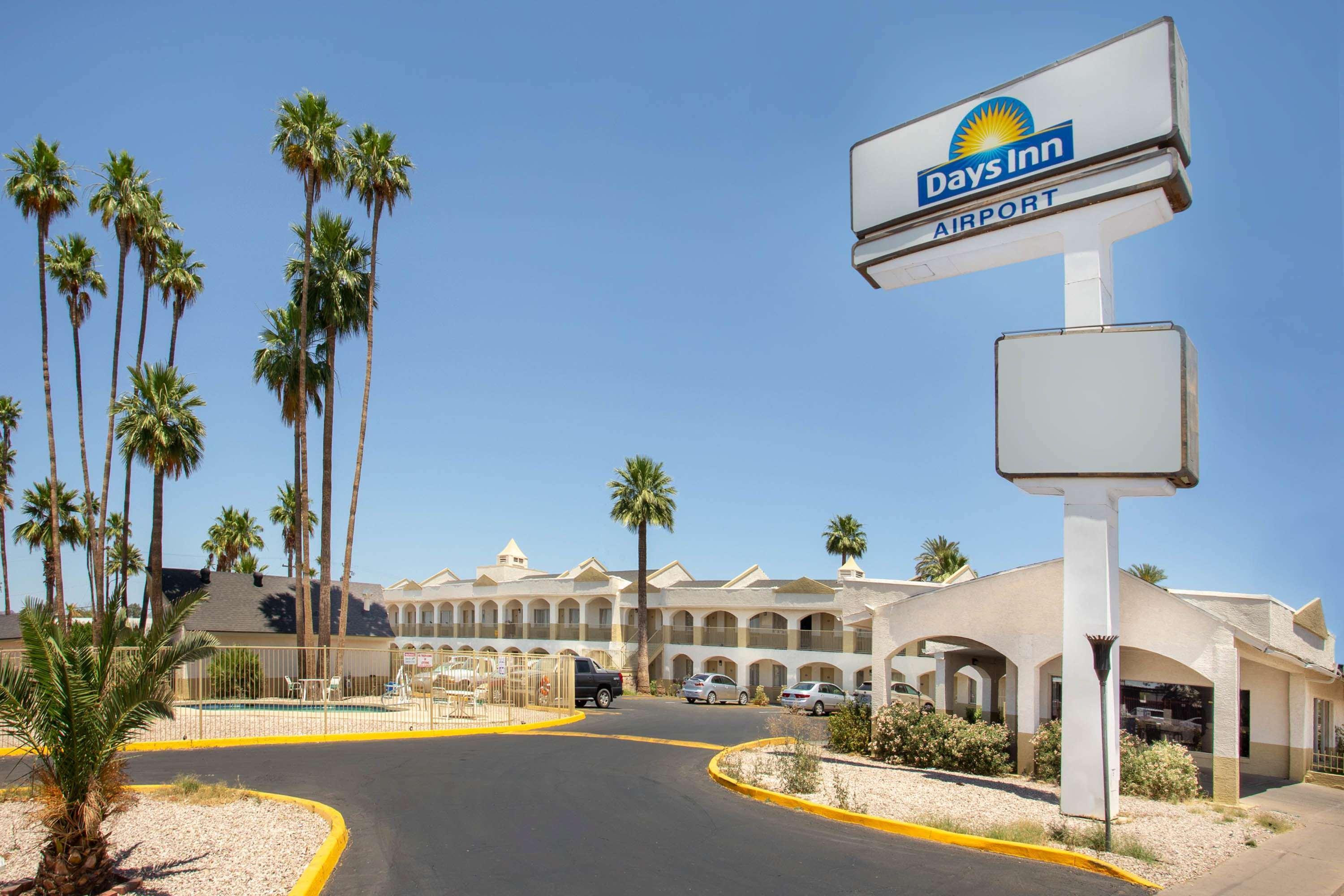 Days Inn By Wyndham Airport - פיניקס מראה חיצוני תמונה