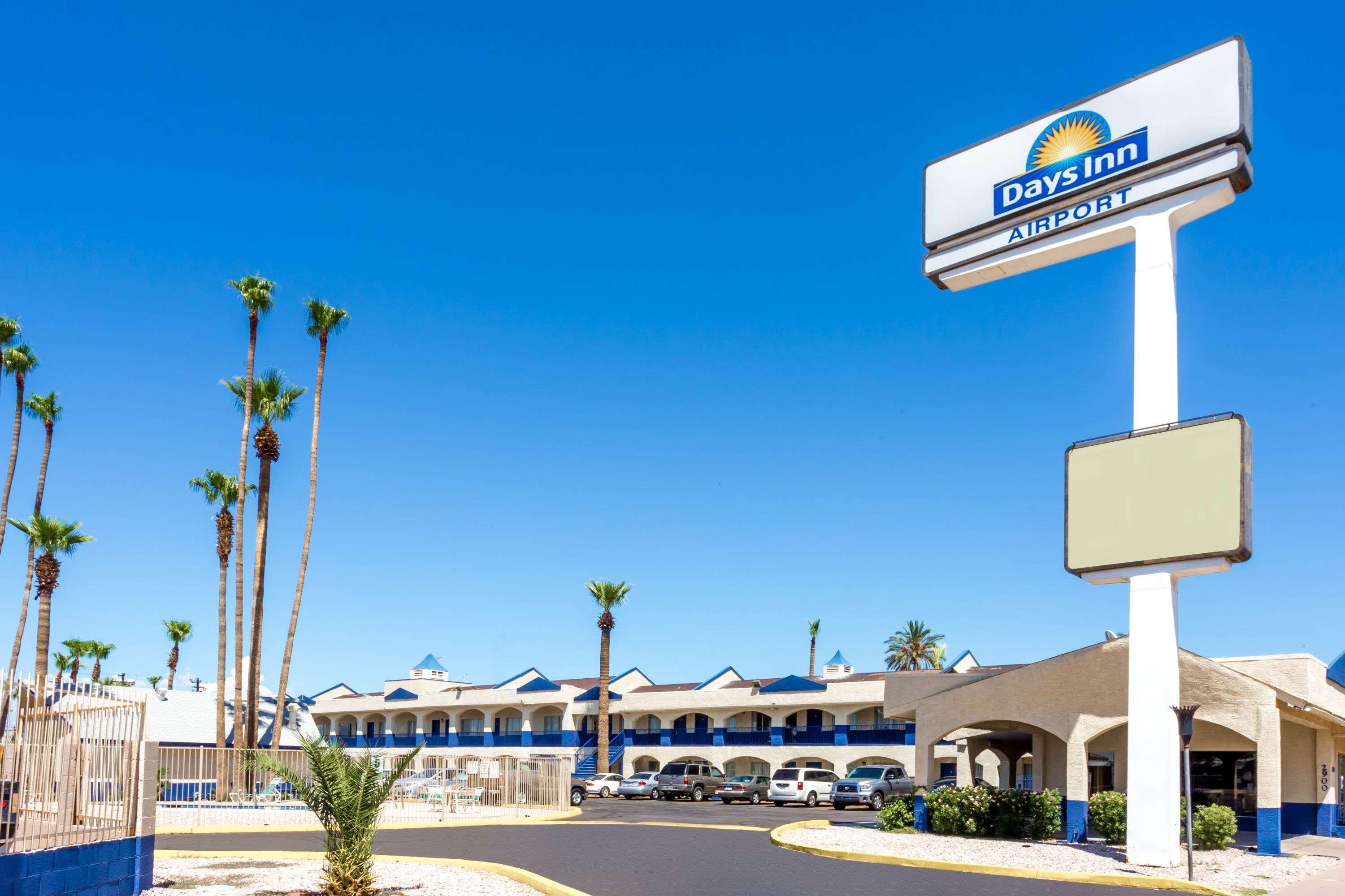 Days Inn By Wyndham Airport - פיניקס מראה חיצוני תמונה