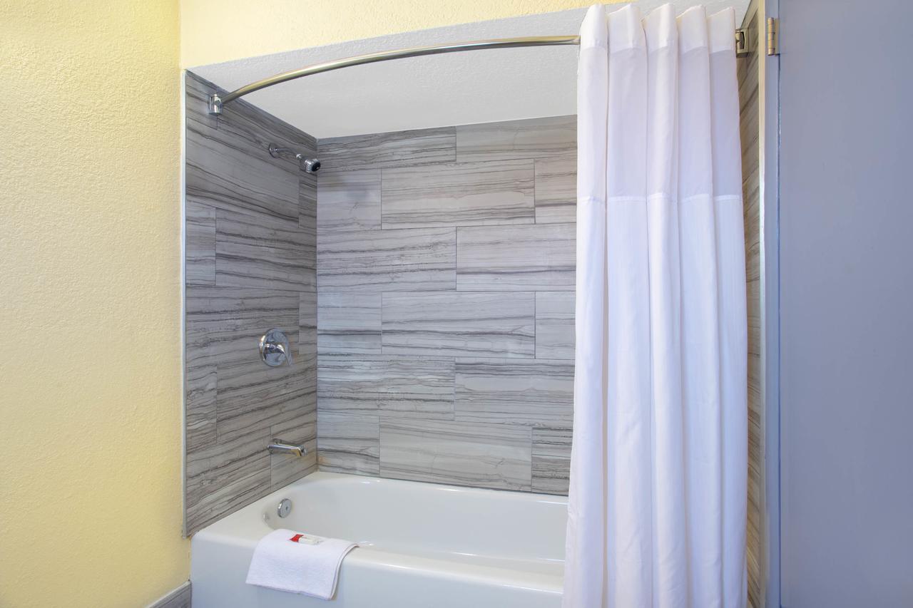 Days Inn By Wyndham Airport - פיניקס מראה חיצוני תמונה