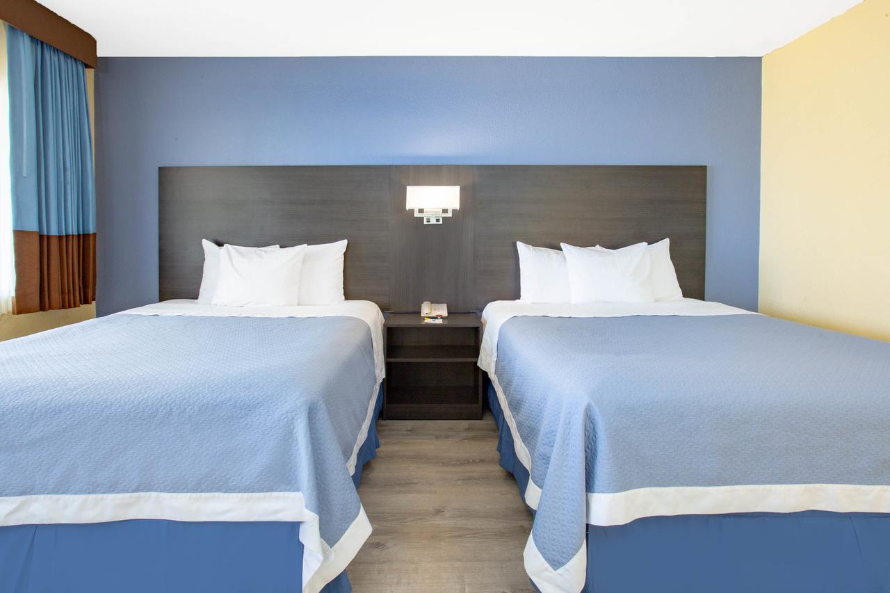 Days Inn By Wyndham Airport - פיניקס מראה חיצוני תמונה
