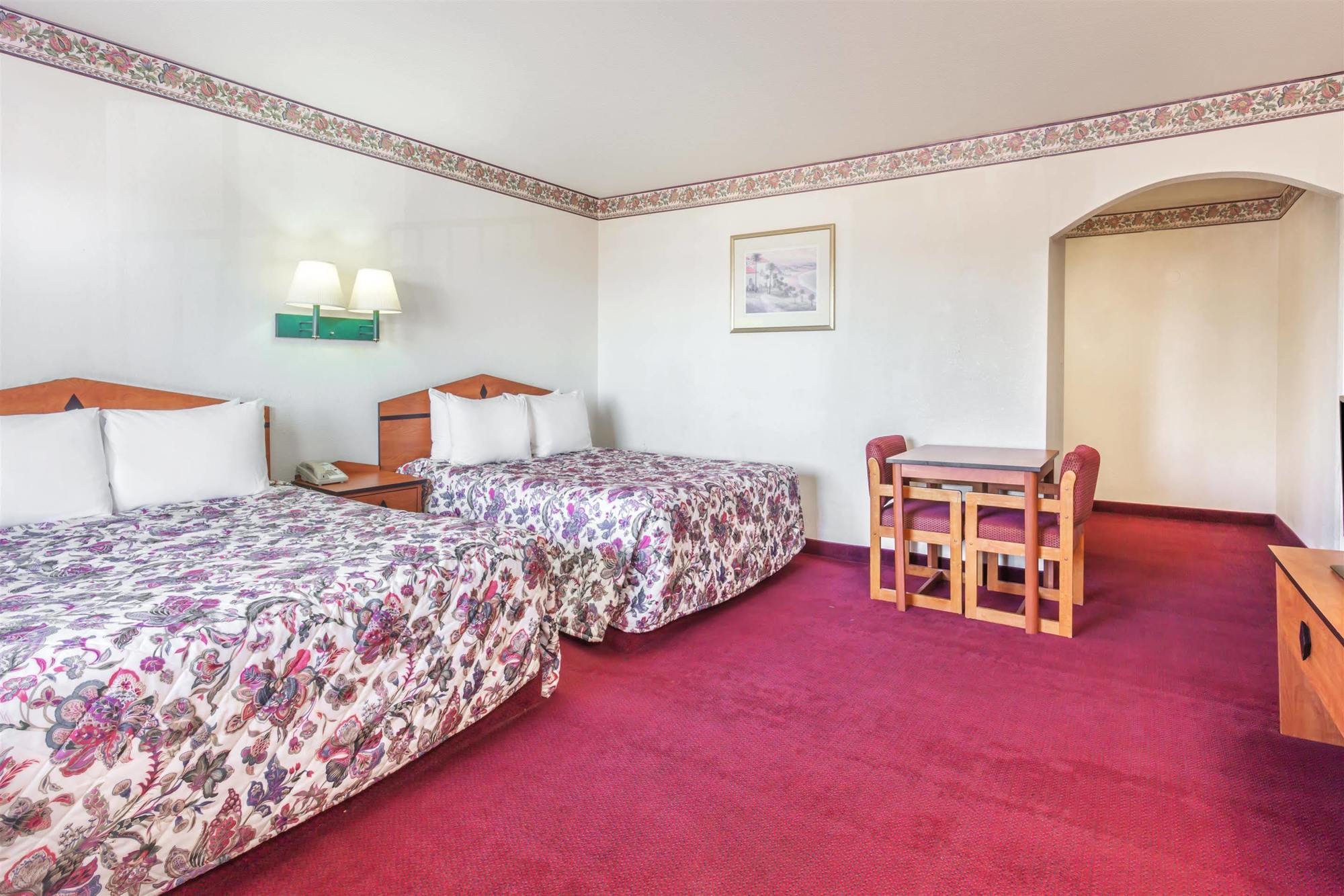 Days Inn By Wyndham Airport - פיניקס מראה חיצוני תמונה