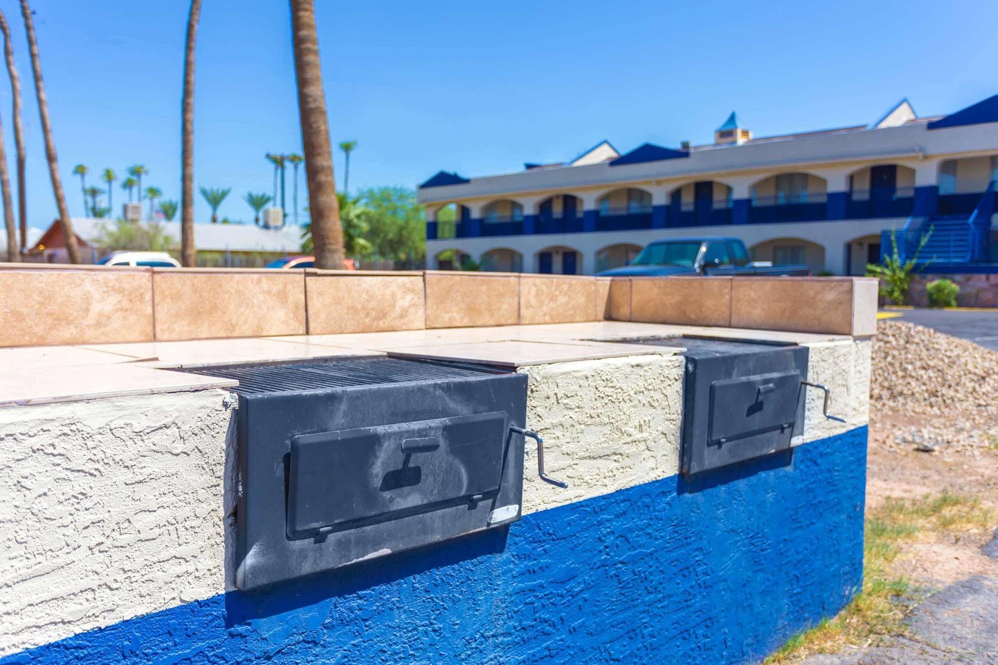 Days Inn By Wyndham Airport - פיניקס מראה חיצוני תמונה